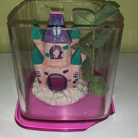 Beta fish Mini tank bundle, filters, food, decorations, mini tank - Picture 3 of 13